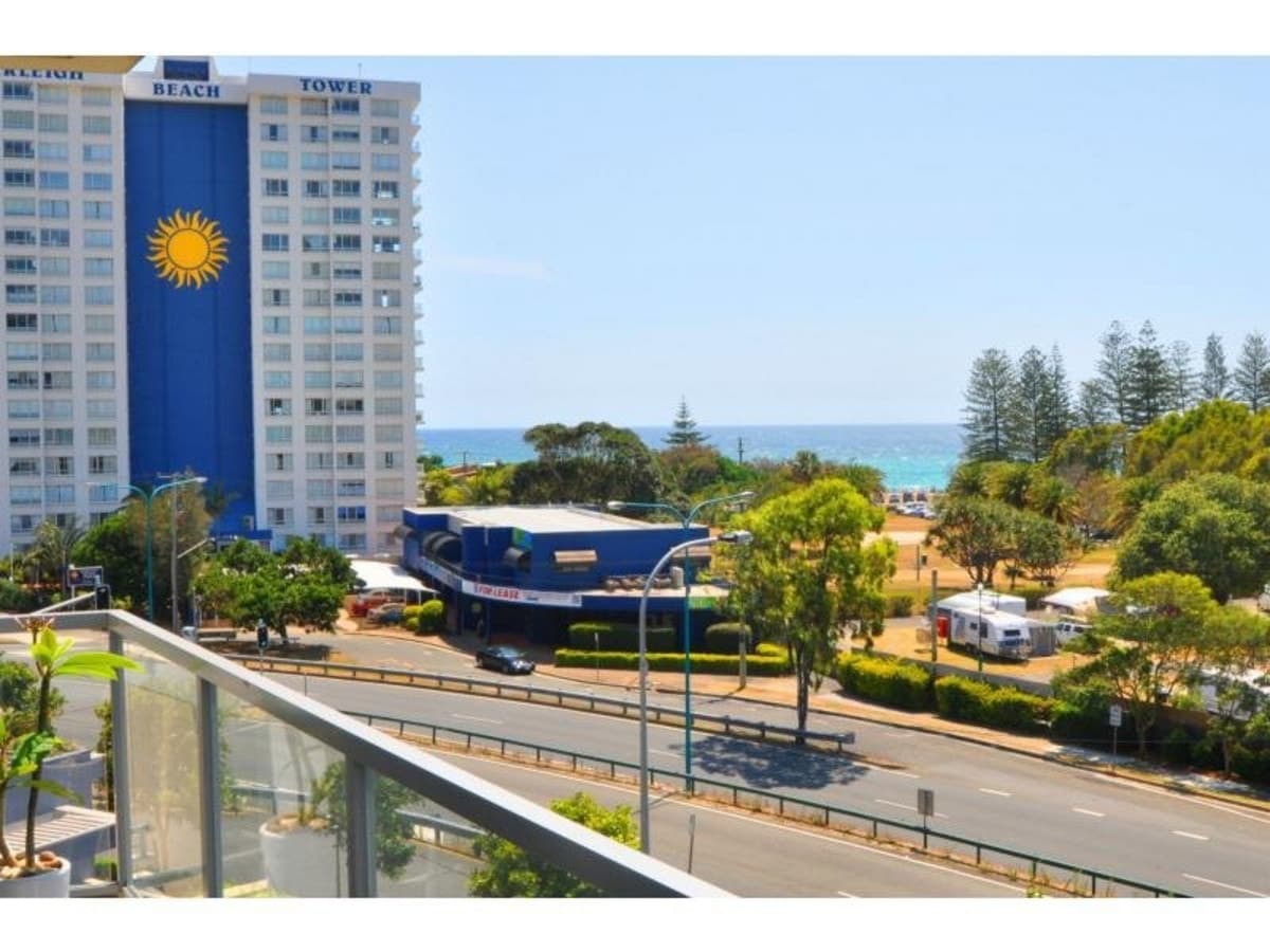 2020/1 Ocean Street, BURLEIGH HEADS, Burleigh Heads - Thumbnail 4