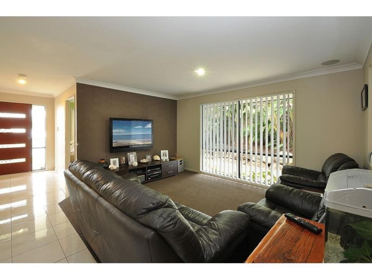 20 Diamantina Circuit, PACIFIC PINES, Pacific Pines - Thumbnail 2