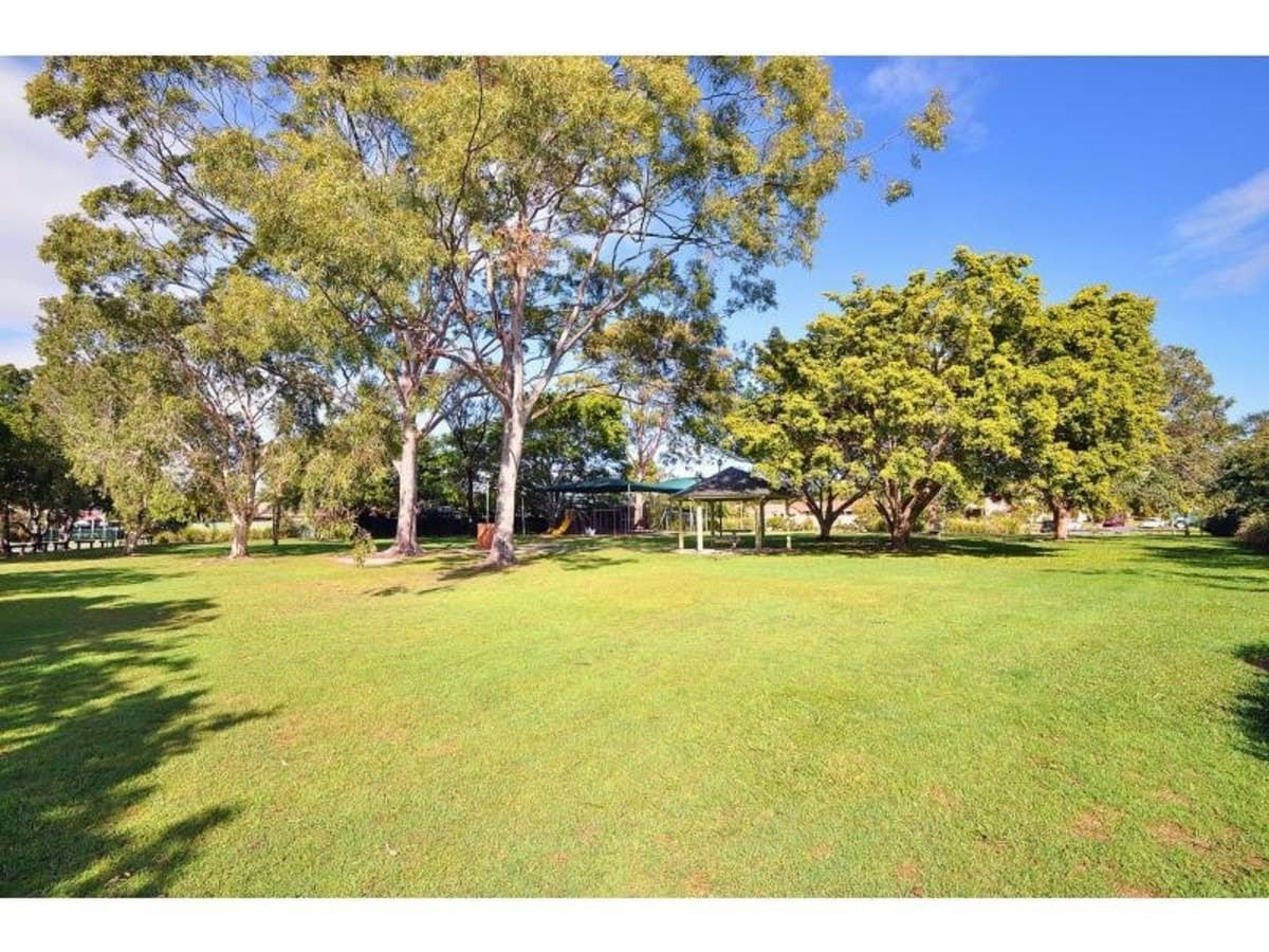 13 Launch Road, MERMAID WATERS, Mermaid Waters - Thumbnail 8
