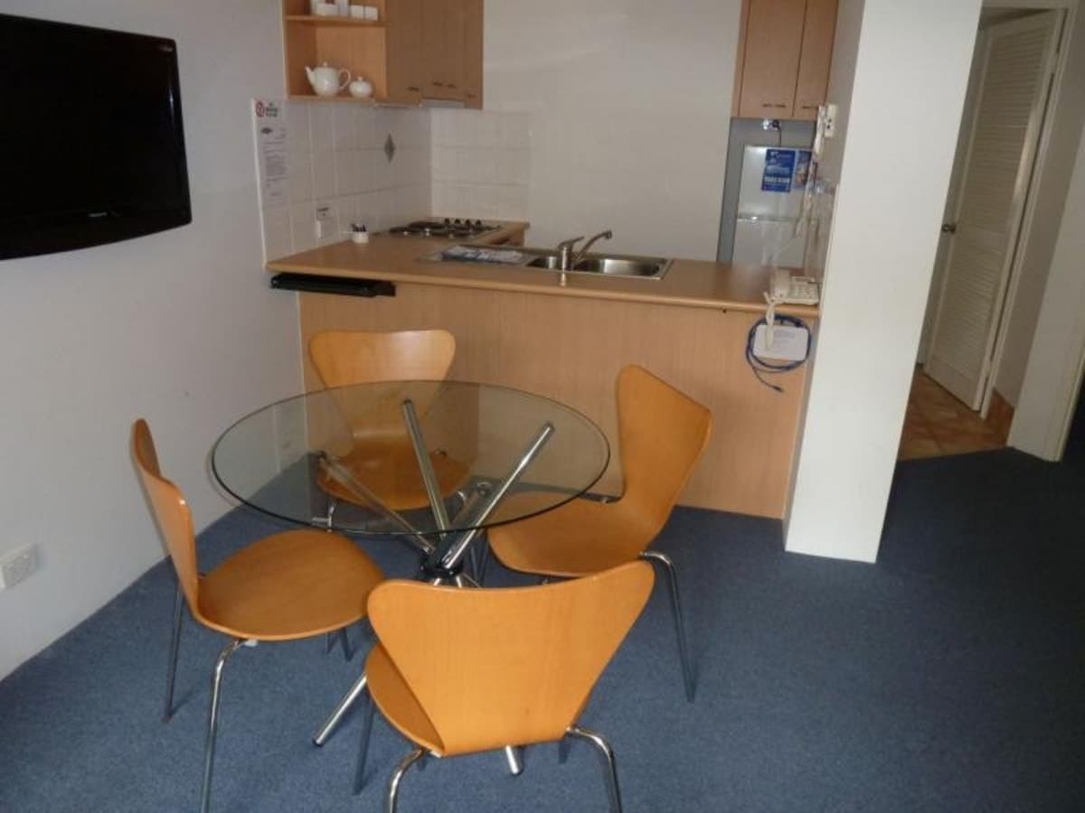 5/21 Peerless Avenue, MERMAID BEACH, Mermaid Beach - Thumbnail 2