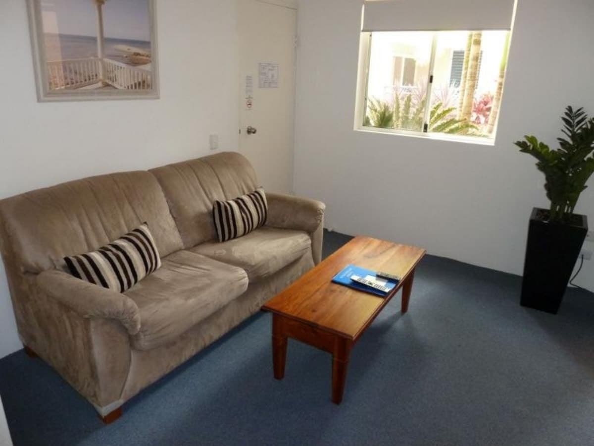 5/21 Peerless Avenue, MERMAID BEACH, Mermaid Beach - Thumbnail 3