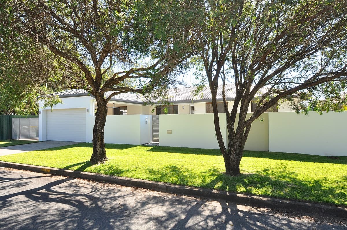 41 Banksia Broadway, BURLEIGH WATERS, Burleigh Waters - Thumbnail 2