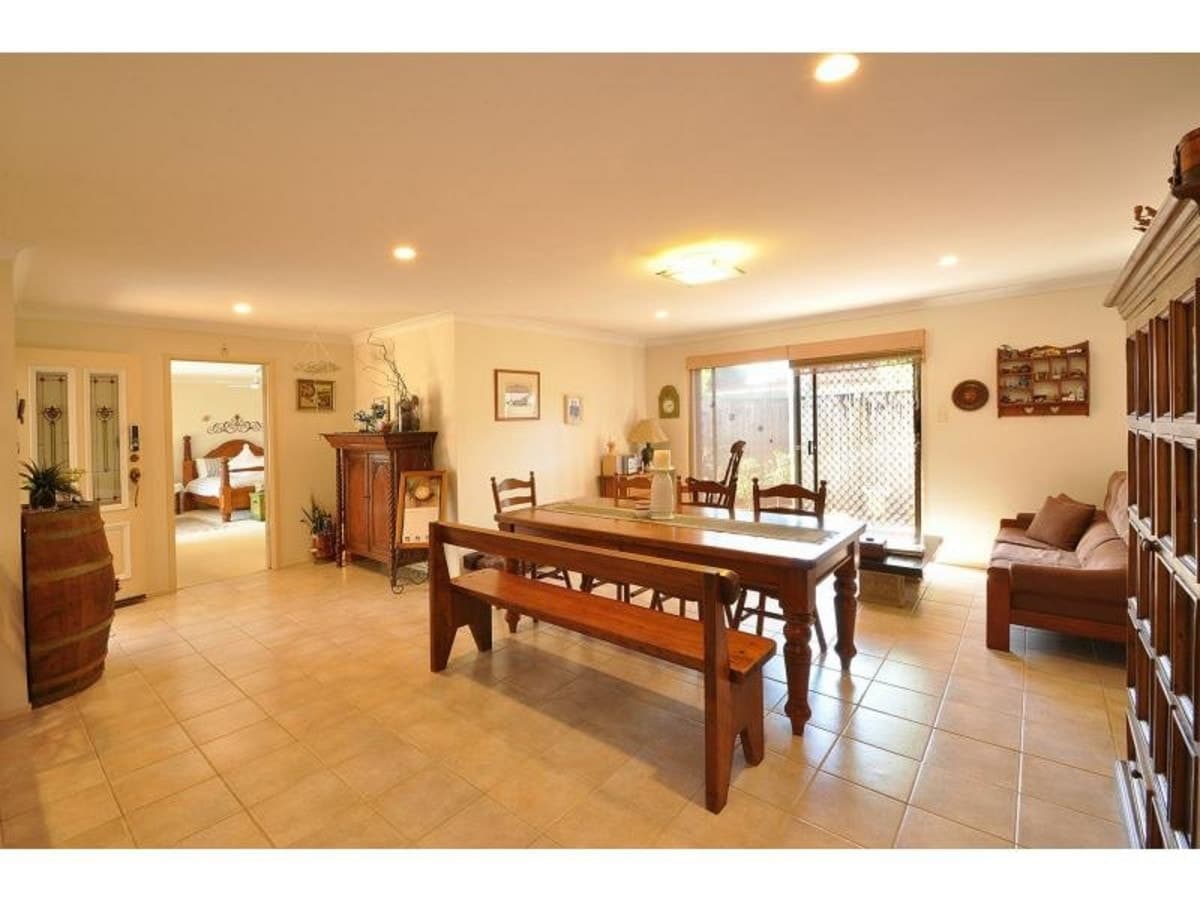 17 Bellbird Avenue, BURLEIGH WATERS, Burleigh Waters - Thumbnail 6