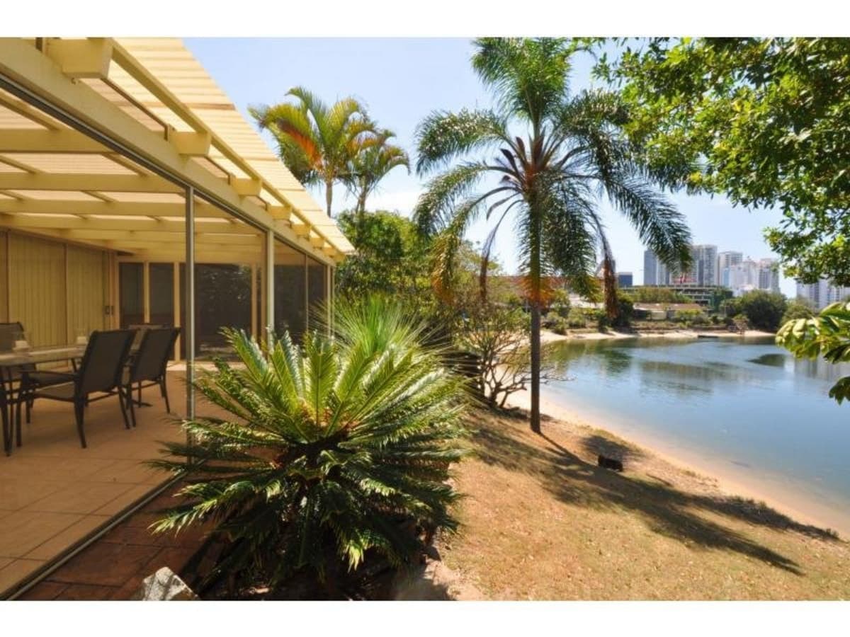35 Surfers Avenue, MERMAID WATERS, Mermaid Waters - Thumbnail 3