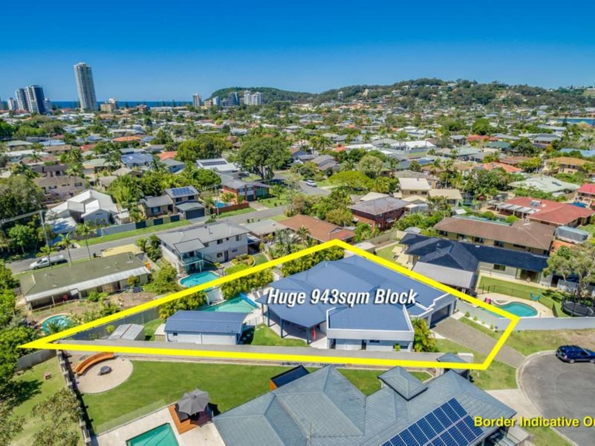 3 Turaco Court, BURLEIGH WATERS, Burleigh Waters - Thumbnail 2