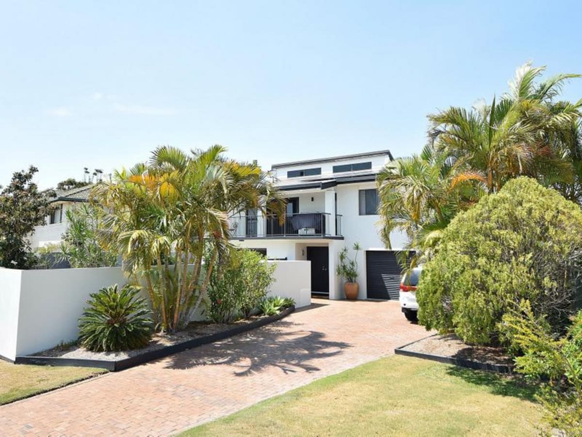 18 Bellbird Avenue, BURLEIGH WATERS, Burleigh Waters - Thumbnail 2