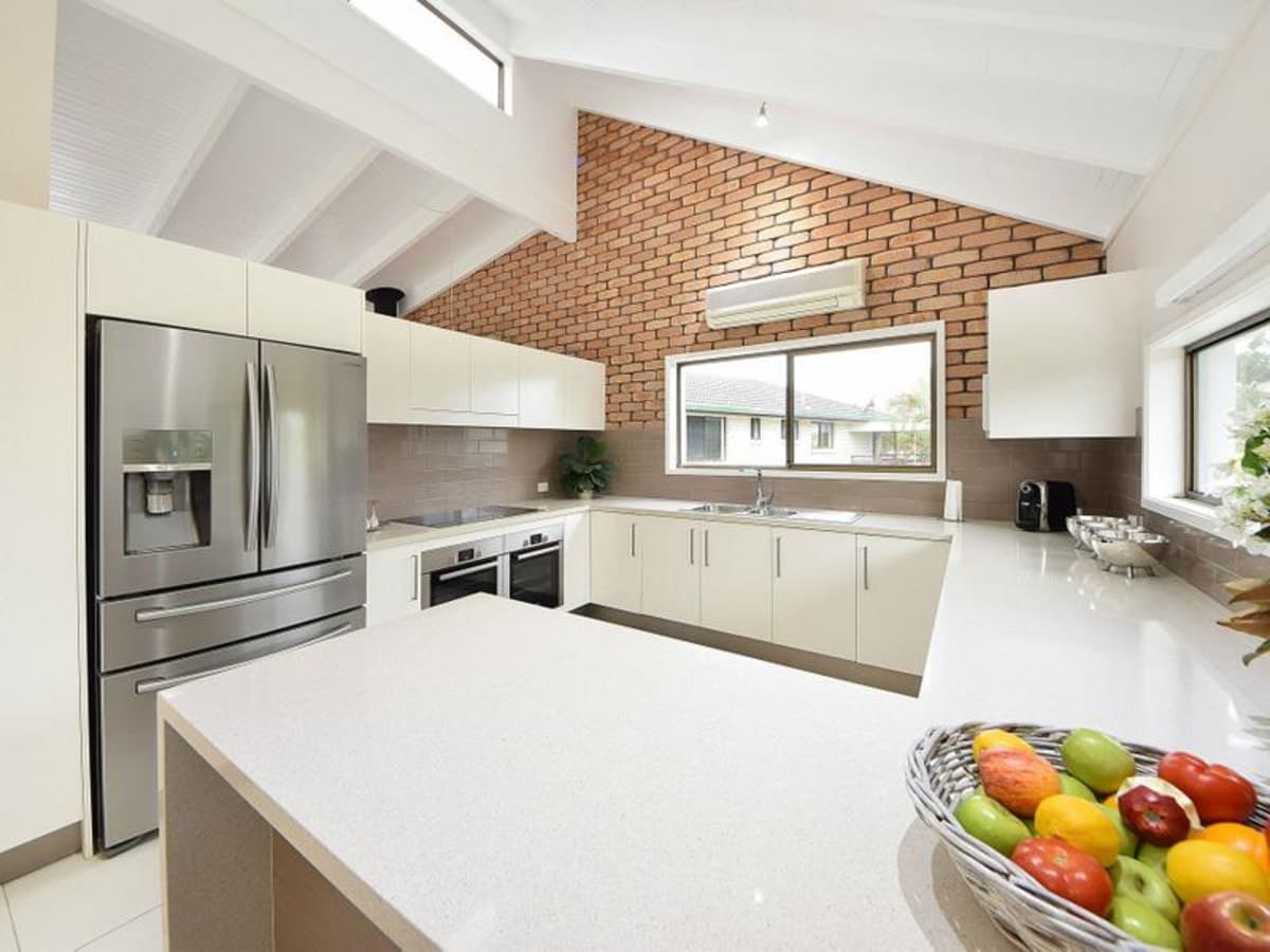 18 Bellbird Avenue, BURLEIGH WATERS, Burleigh Waters - Thumbnail 7