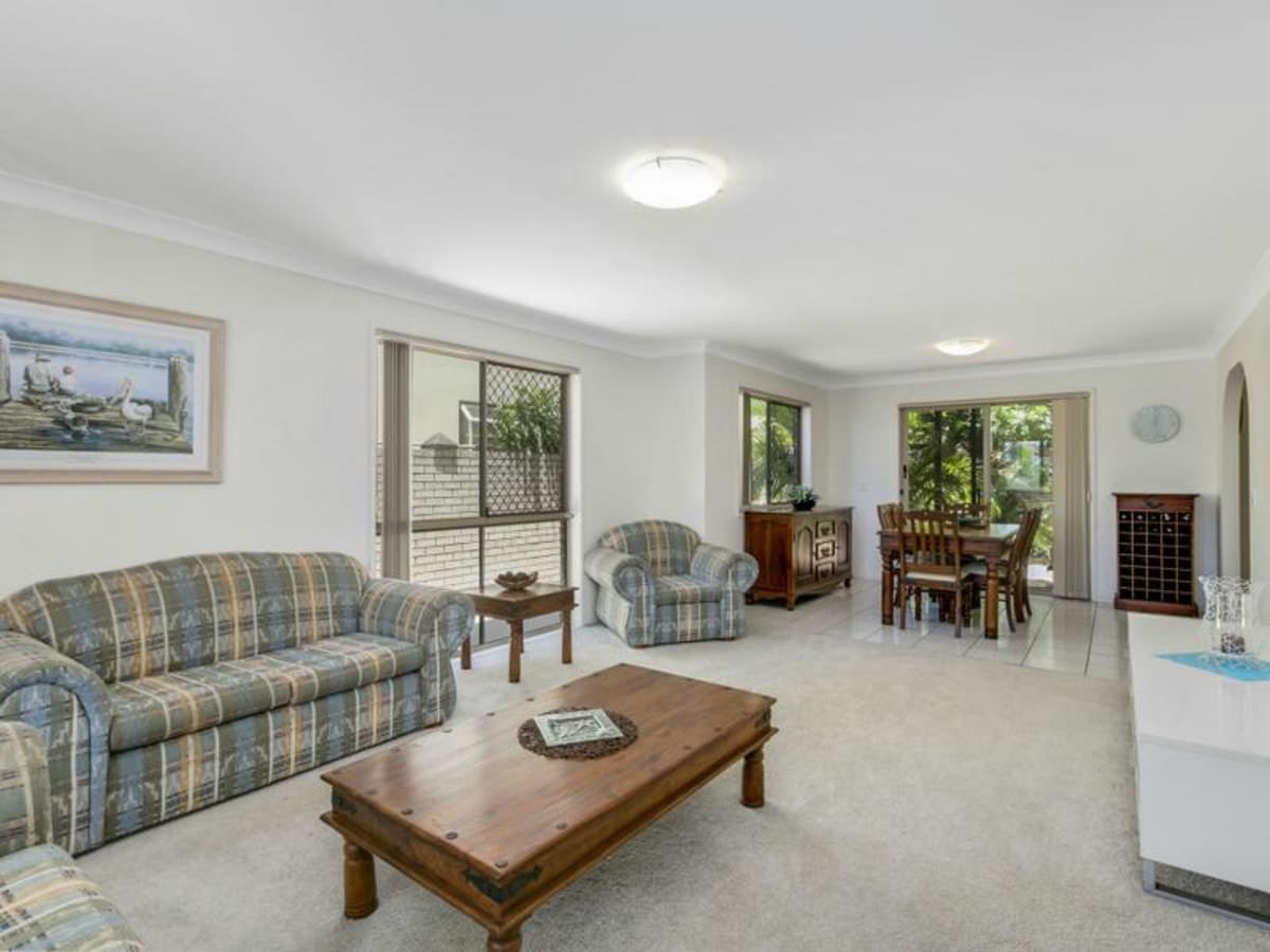 57 Pintail Crescent, BURLEIGH WATERS, Burleigh Waters - Thumbnail 2
