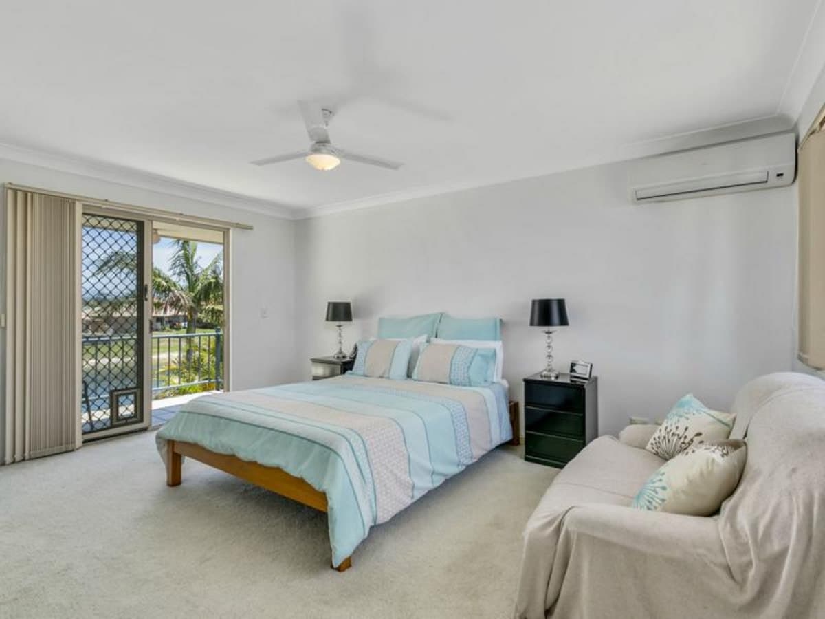 57 Pintail Crescent, BURLEIGH WATERS, Burleigh Waters - Thumbnail 7