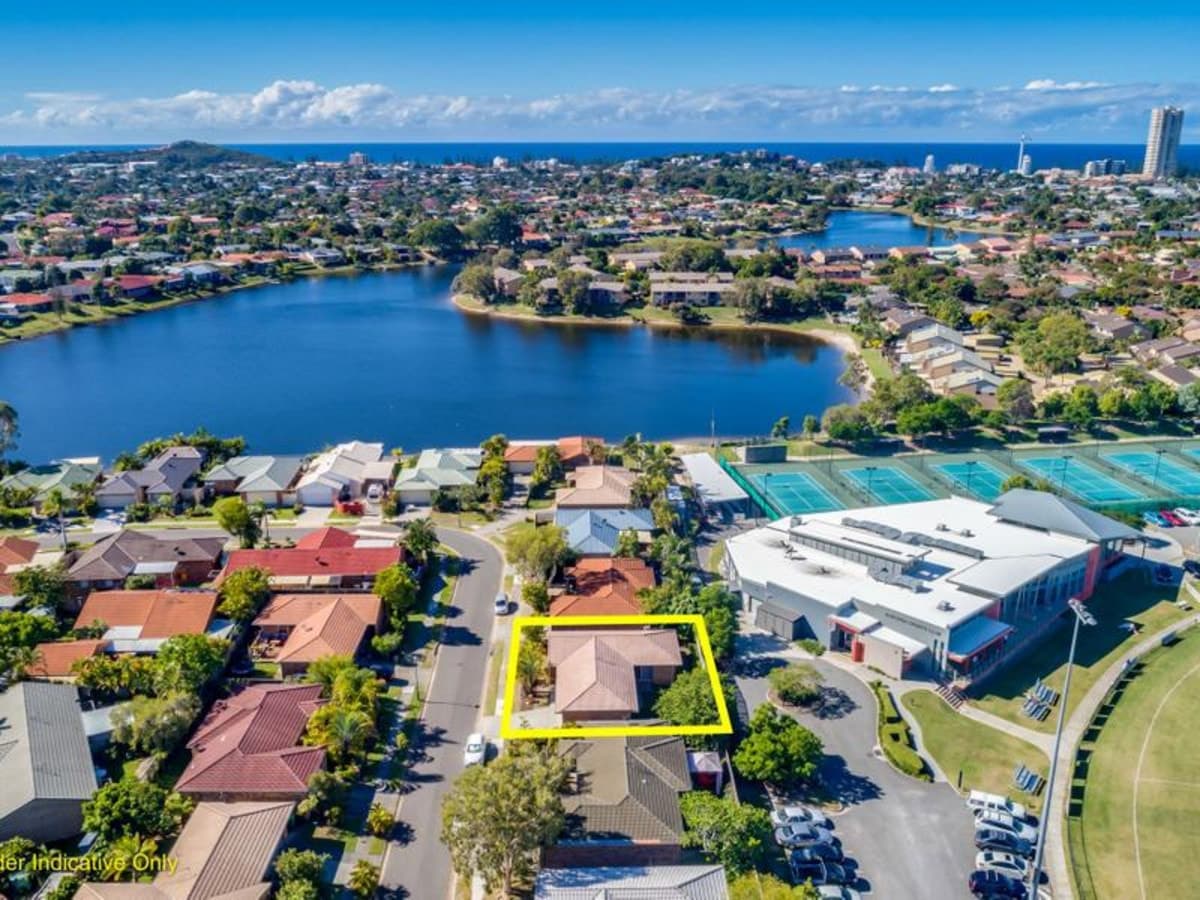 34 Galeen Drive, BURLEIGH WATERS, Burleigh Waters - Thumbnail 4