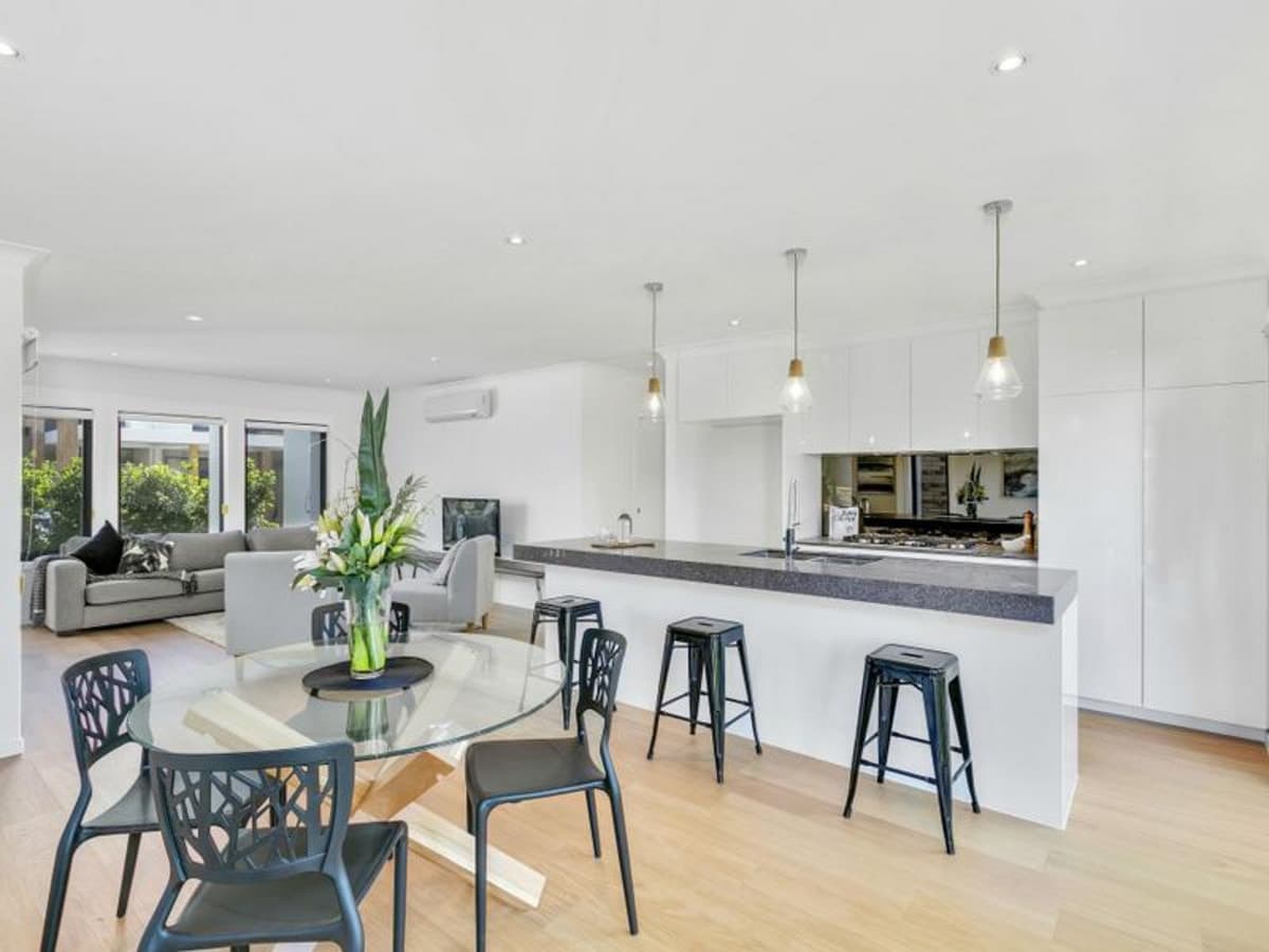 1/70 Galeen Drive, BURLEIGH WATERS, Burleigh Waters - Thumbnail 3