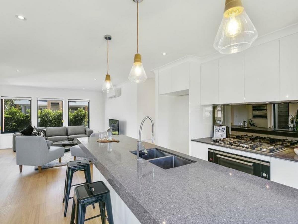 1/70 Galeen Drive, BURLEIGH WATERS, Burleigh Waters - Thumbnail 4