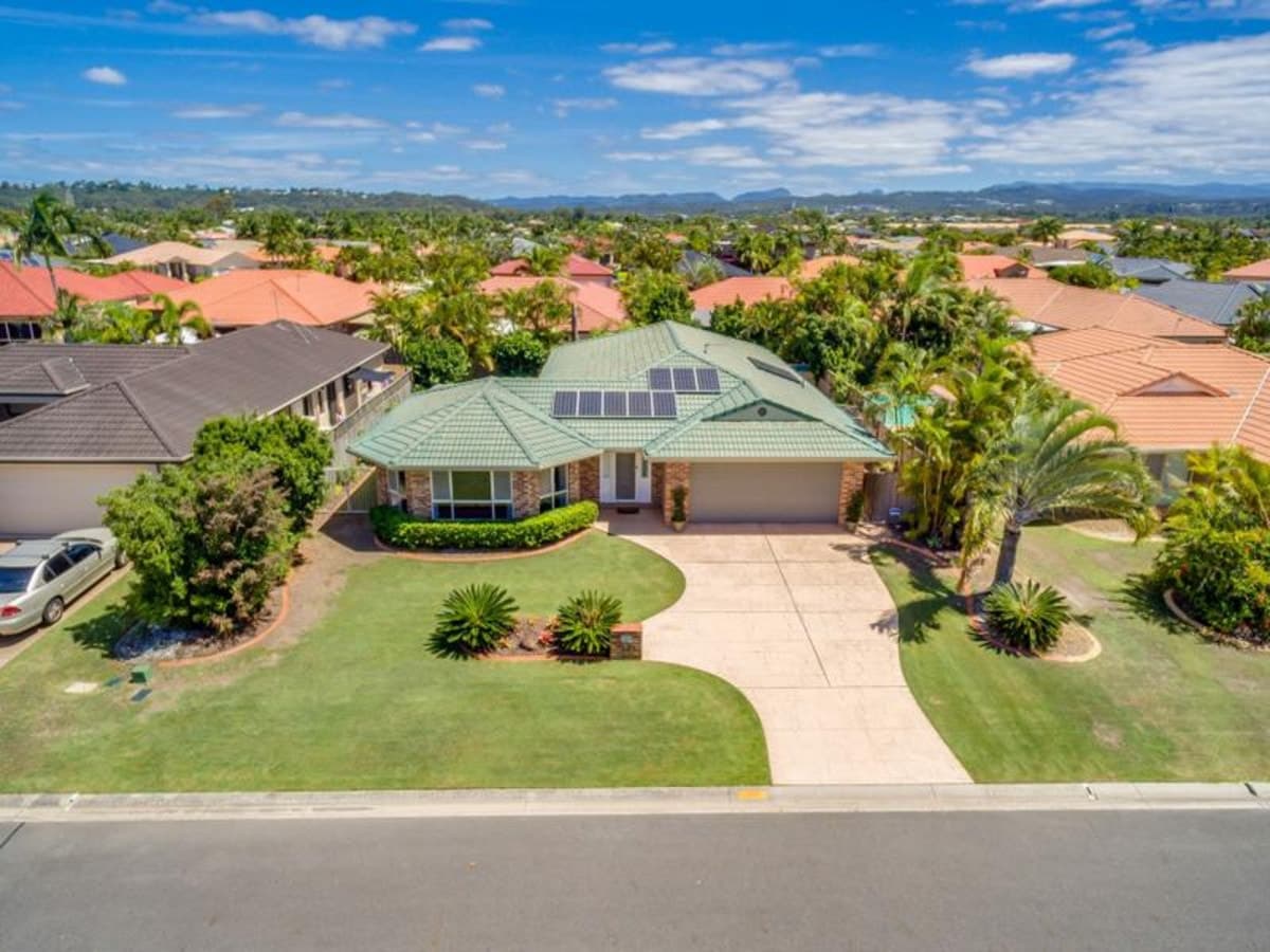 11 Gannet Street, BURLEIGH WATERS, Burleigh Waters - Thumbnail 2