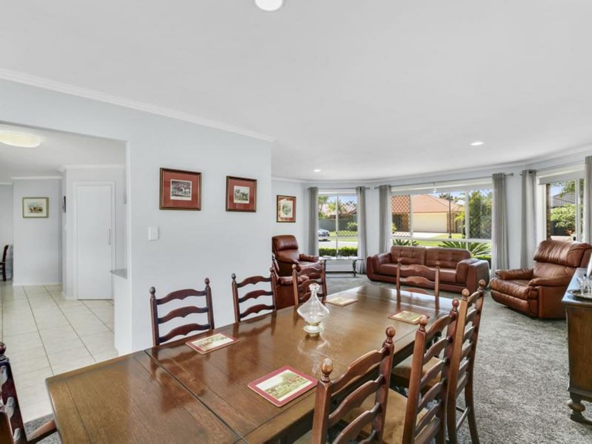11 Gannet Street, BURLEIGH WATERS, Burleigh Waters - Thumbnail 8