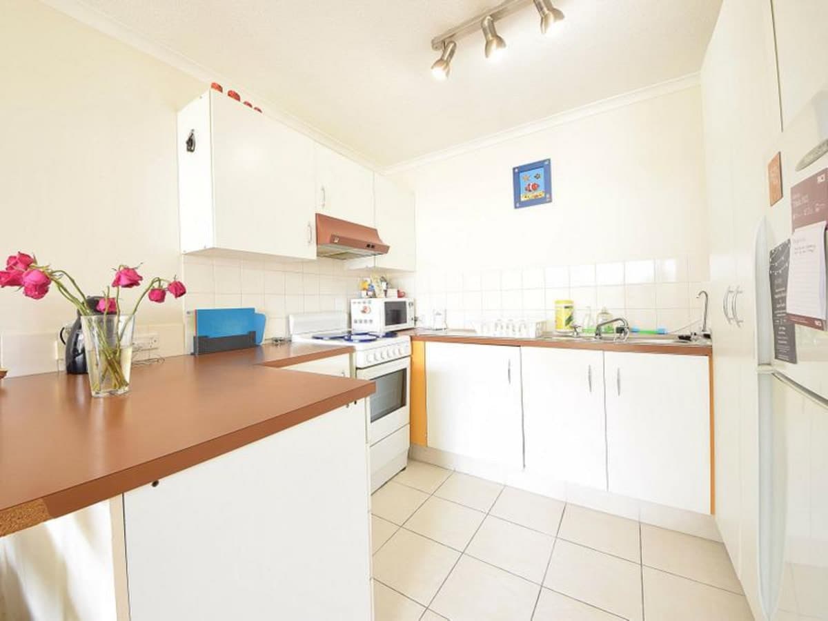2/43 Enderley Avenue, SURFERS PARADISE, Surfers Paradise - Thumbnail 2