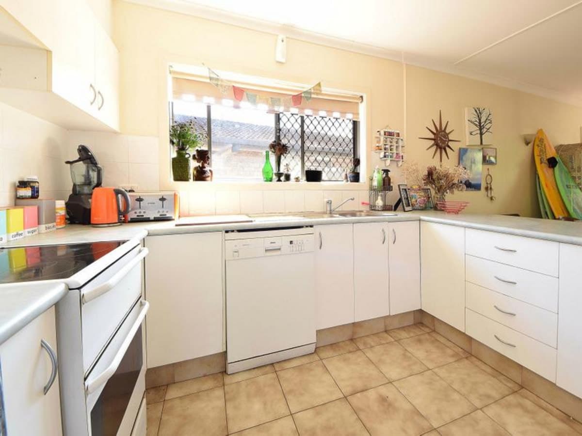 13 Tabilban Street, BURLEIGH HEADS, Burleigh Heads - Thumbnail 5