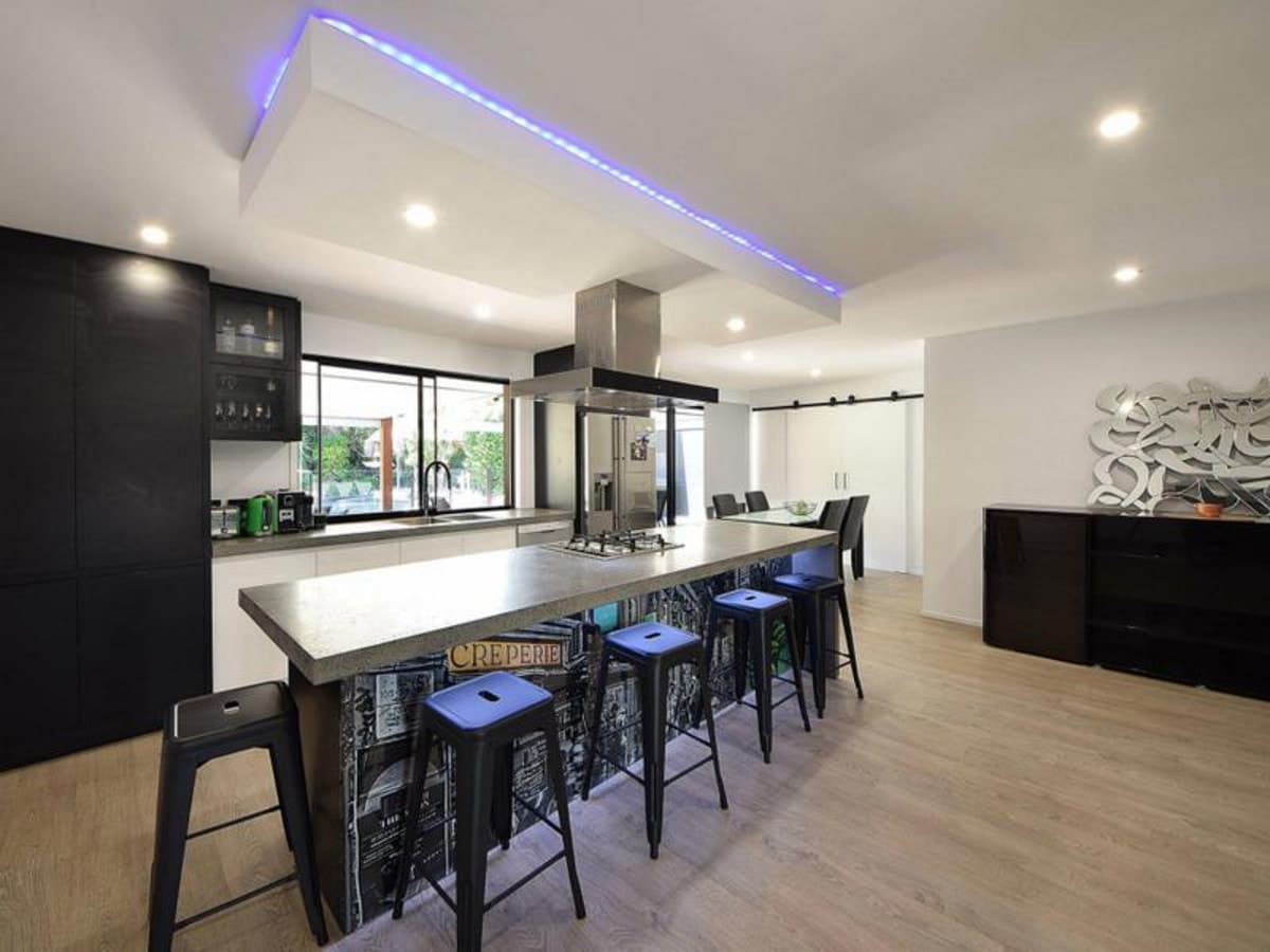 288 Rio Vista Boulevard, MERMAID WATERS, Mermaid Waters - Image 1