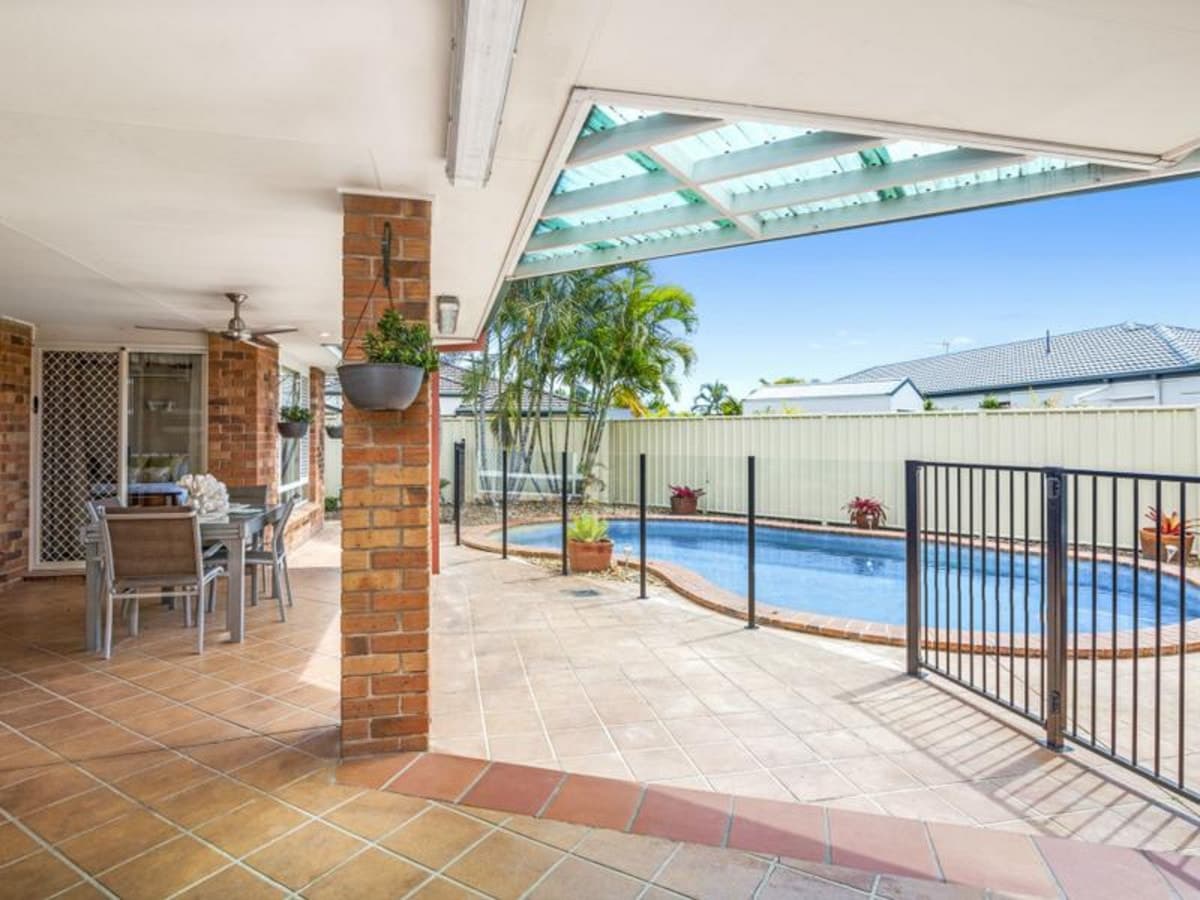 17 Sittella Crescent, BURLEIGH WATERS, Burleigh Waters - Thumbnail 5