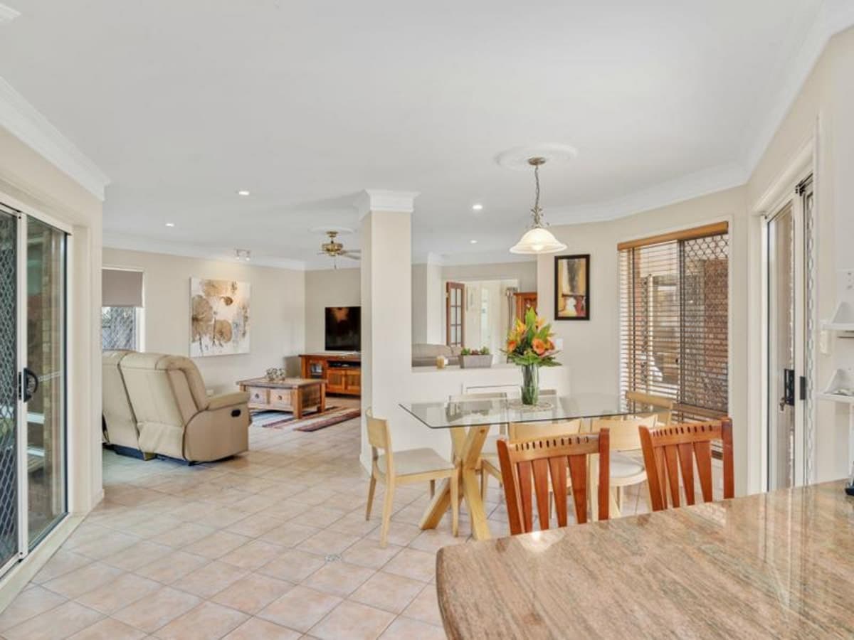 17 Sittella Crescent, BURLEIGH WATERS, Burleigh Waters - Thumbnail 7
