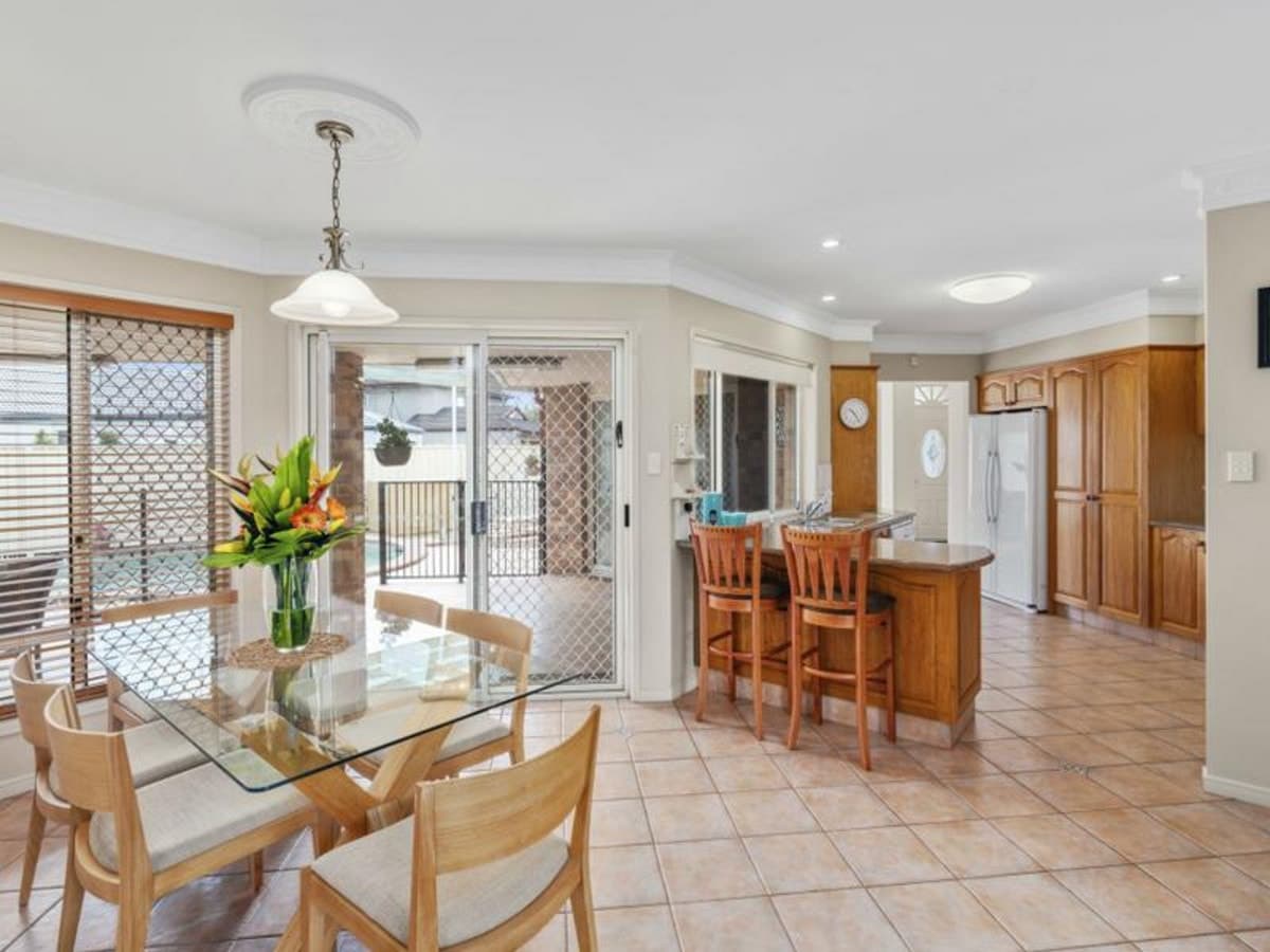 17 Sittella Crescent, BURLEIGH WATERS, Burleigh Waters - Thumbnail 8