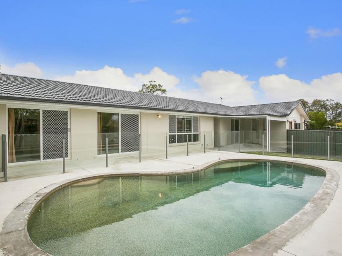 2 Whistler Drive, BURLEIGH WATERS, Burleigh Waters - Thumbnail 2