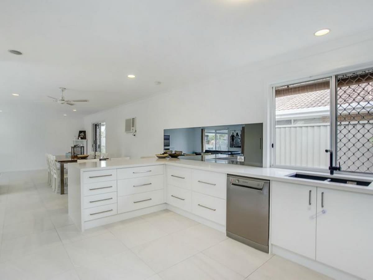 2 Whistler Drive, BURLEIGH WATERS, Burleigh Waters - Thumbnail 4