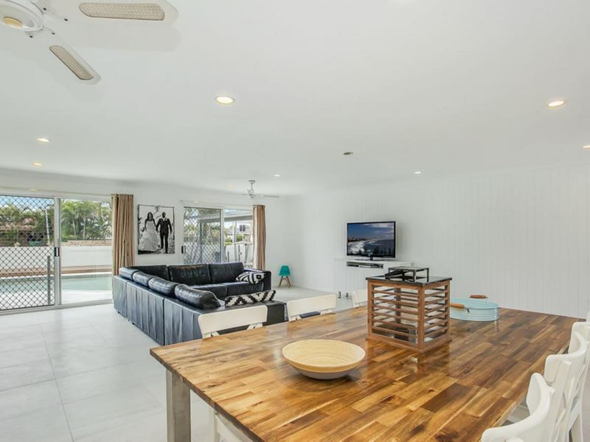 2 Whistler Drive, BURLEIGH WATERS, Burleigh Waters - Thumbnail 5