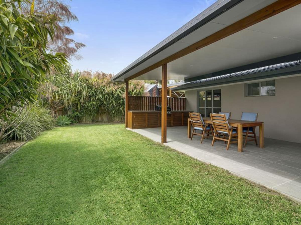 38 Razorbill Street, BURLEIGH WATERS, Burleigh Waters - Thumbnail 2