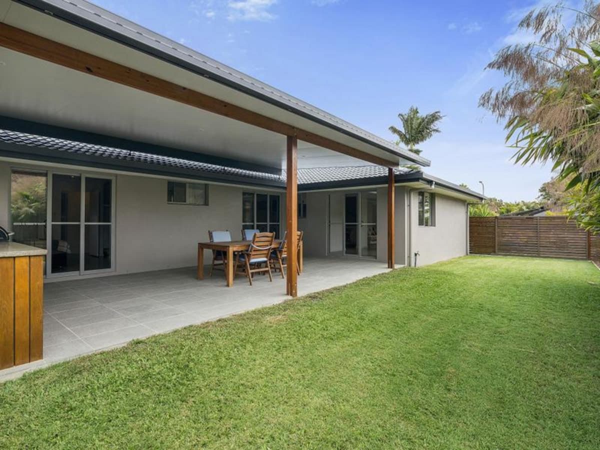38 Razorbill Street, BURLEIGH WATERS, Burleigh Waters - Thumbnail 3