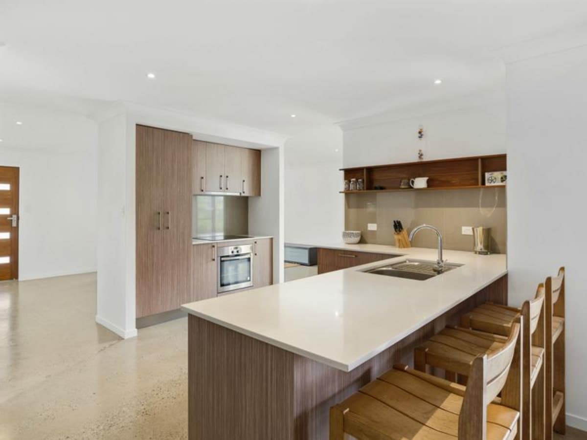 38 Razorbill Street, BURLEIGH WATERS, Burleigh Waters - Thumbnail 5