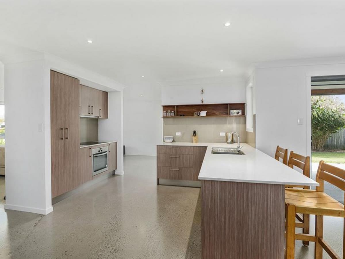 38 Razorbill Street, BURLEIGH WATERS, Burleigh Waters - Thumbnail 6