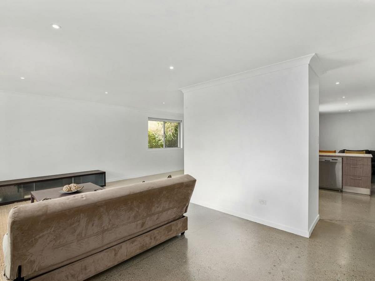 38 Razorbill Street, BURLEIGH WATERS, Burleigh Waters - Thumbnail 8