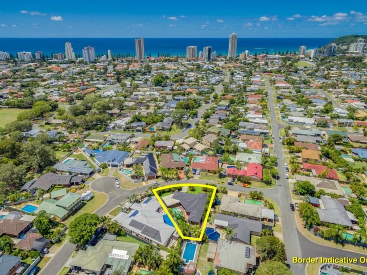 4 Bittern Avenue, BURLEIGH WATERS, Burleigh Waters - Image 1
