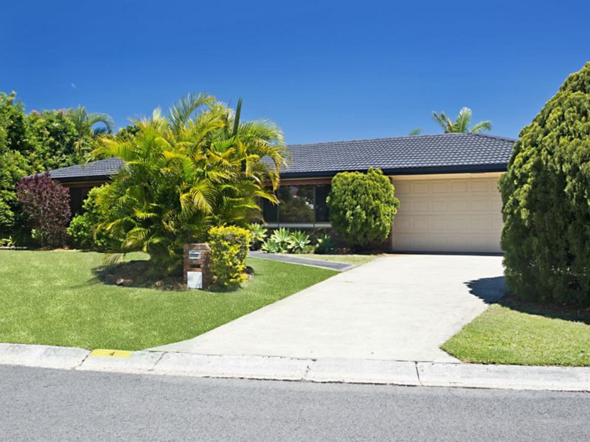 4 Bittern Avenue, BURLEIGH WATERS, Burleigh Waters - Thumbnail 2