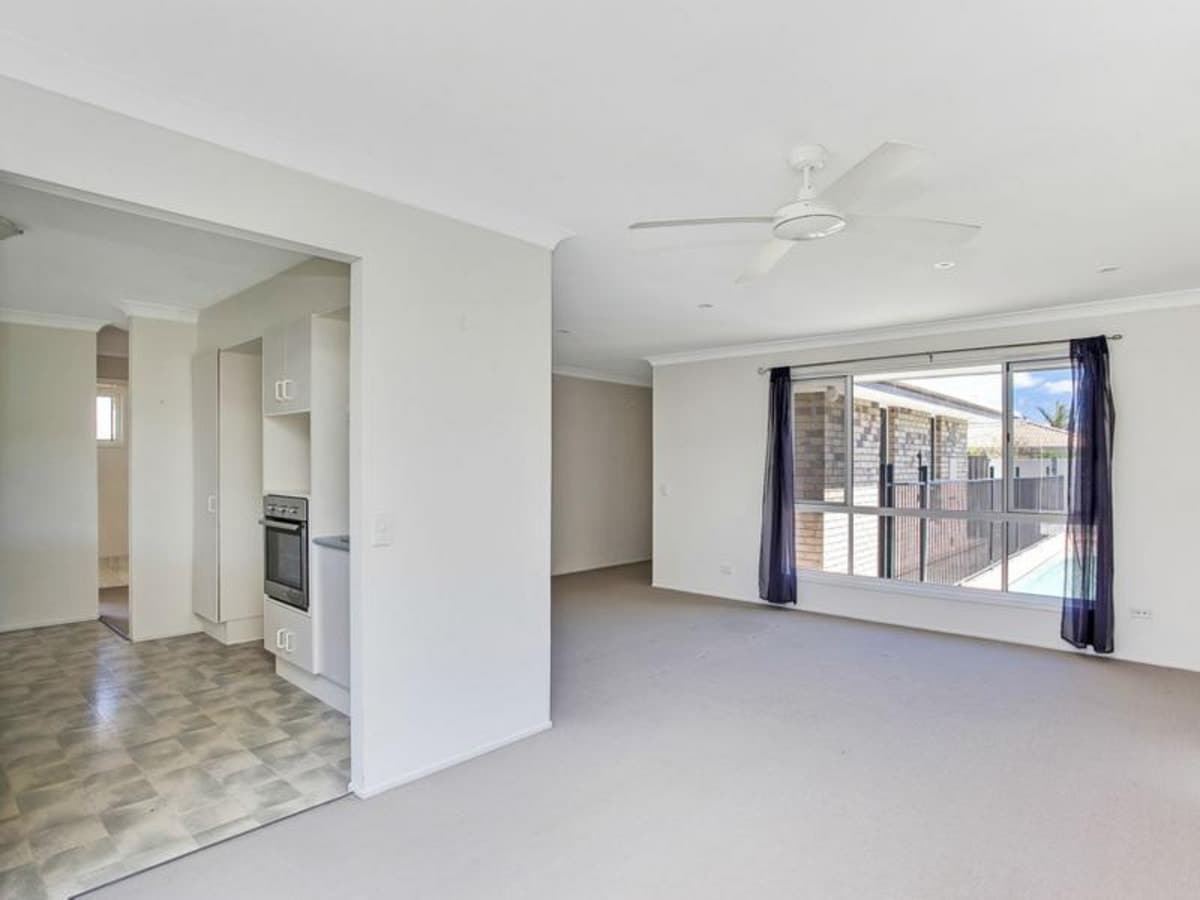 15 Ballerina Street, BURLEIGH WATERS, Burleigh Waters - Thumbnail 4