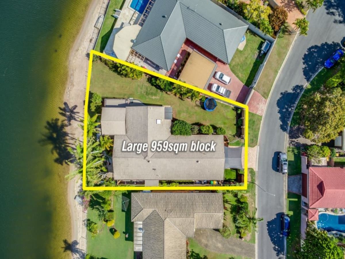 14 Penguin Parade, BURLEIGH WATERS, Burleigh Waters - Thumbnail 3