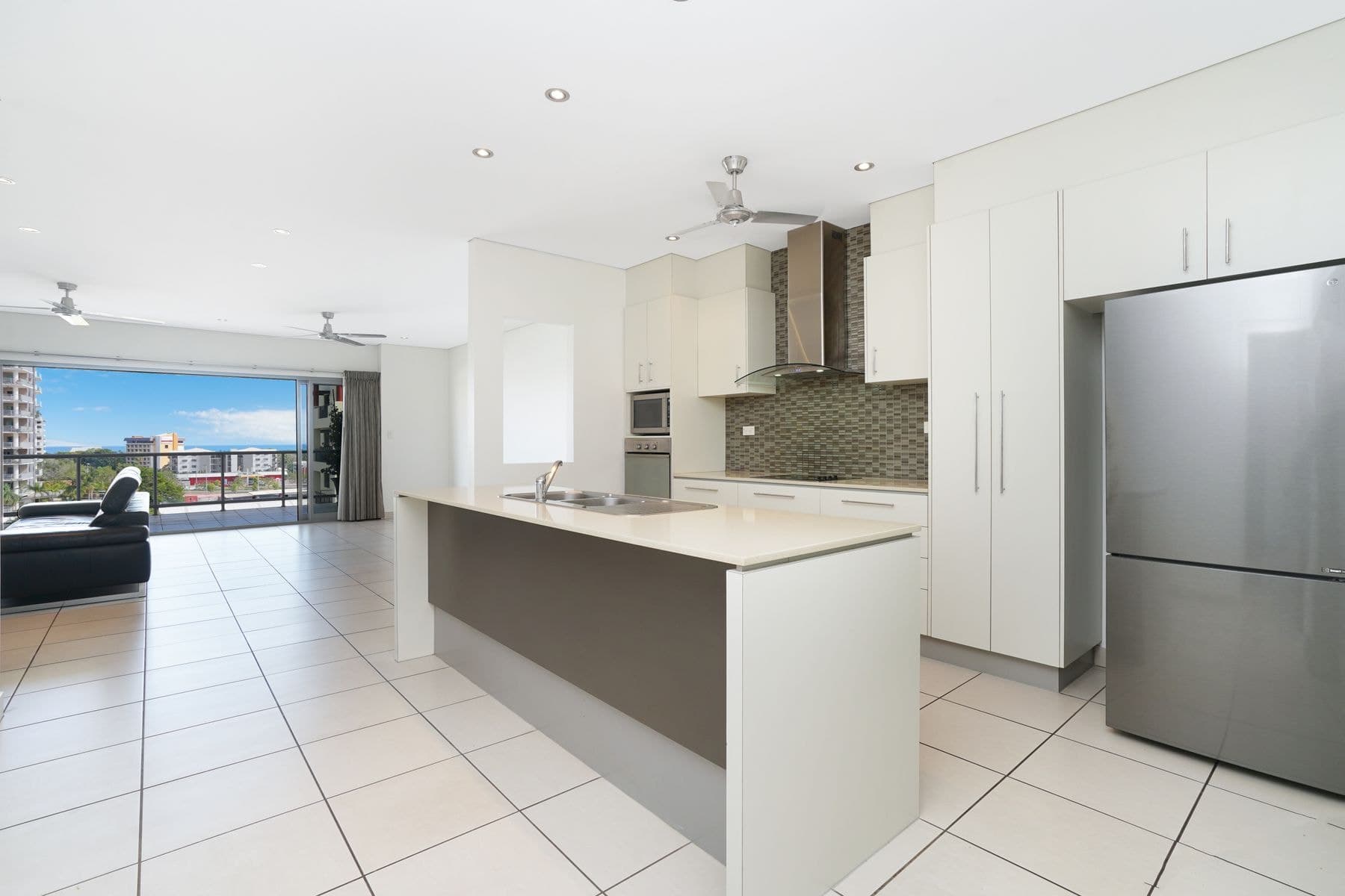 12/44 Mclachlan Street, Darwin City NT 0800, Darwin City - Thumbnail 2