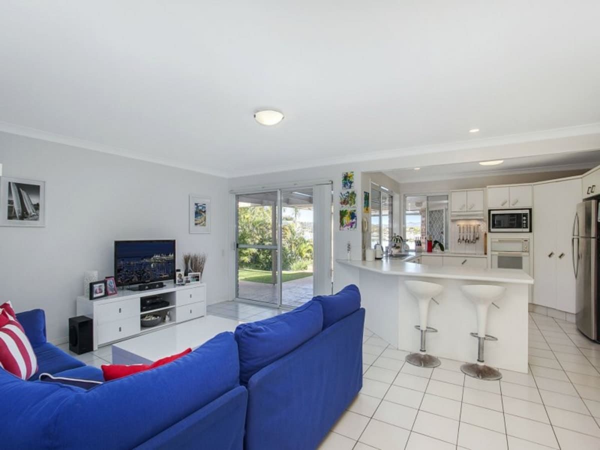 136 Honeyeater Drive, BURLEIGH WATERS, Burleigh Waters - Thumbnail 8