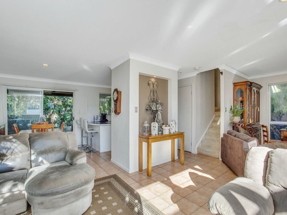53 Seville Circuit, BURLEIGH WATERS, Burleigh Waters - Thumbnail 3