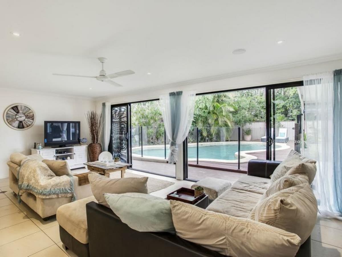 4 Seahawk Crescent, BURLEIGH WATERS, Burleigh Waters - Thumbnail 3
