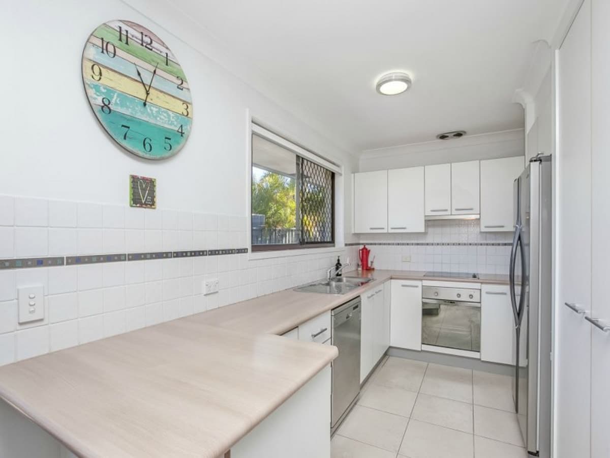 21 Auk Avenue, BURLEIGH WATERS, Burleigh Waters - Thumbnail 5