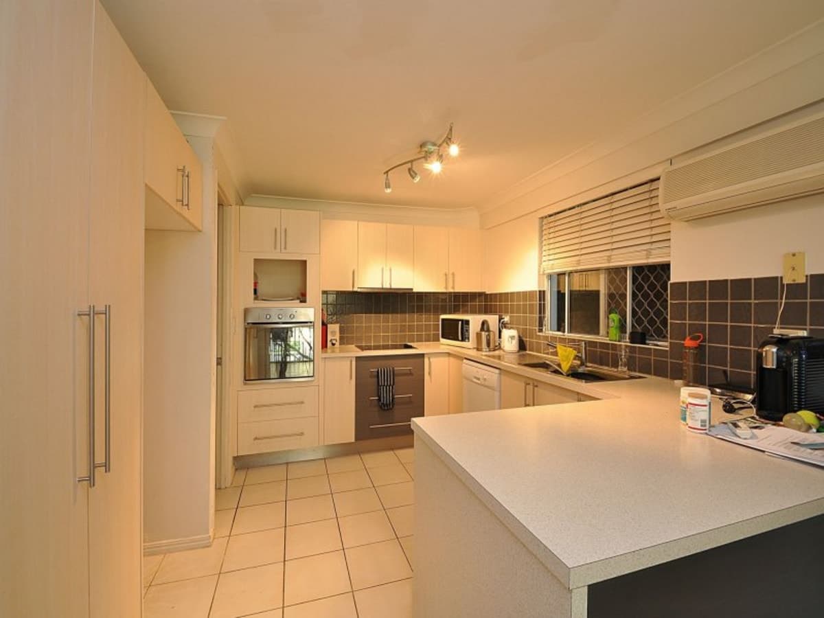 2/2061 Gold Coast Highway, MIAMI, Miami - Thumbnail 5