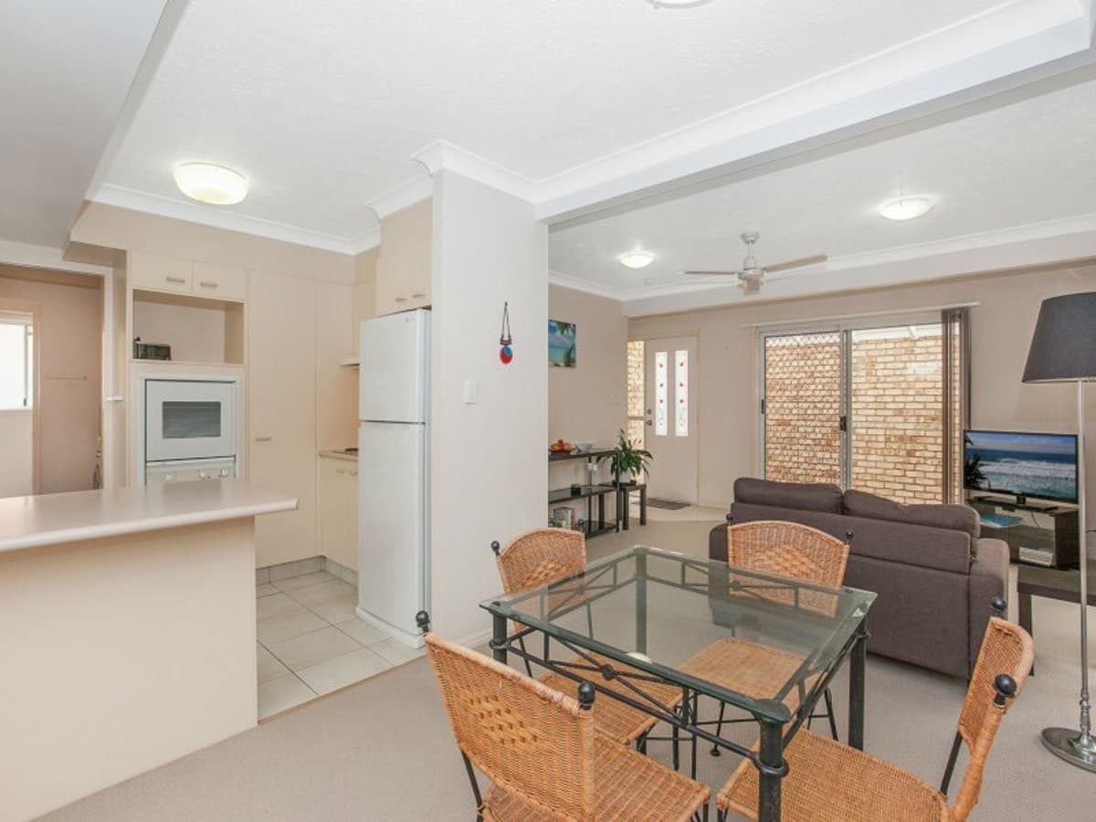 2/15 Cedar Court, BURLEIGH HEADS, Burleigh Heads - Image 1