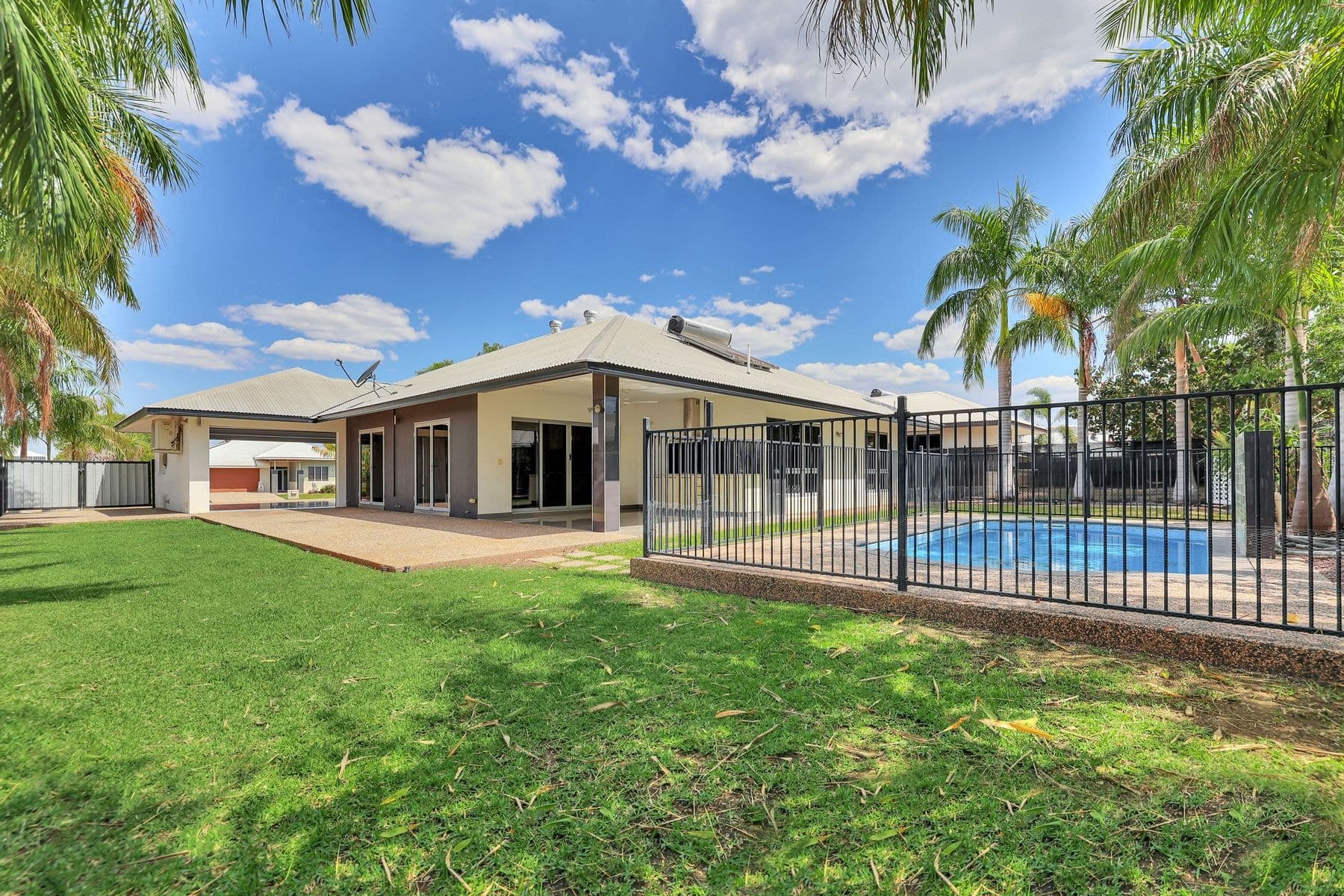 220 Forrest Parade, Bellamack NT 0832, Bellamack - Image 1