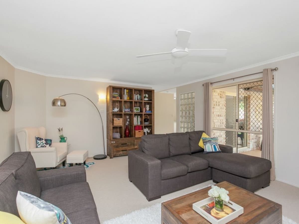 80 Coronet Crescent, BURLEIGH WATERS, Burleigh Waters - Thumbnail 3