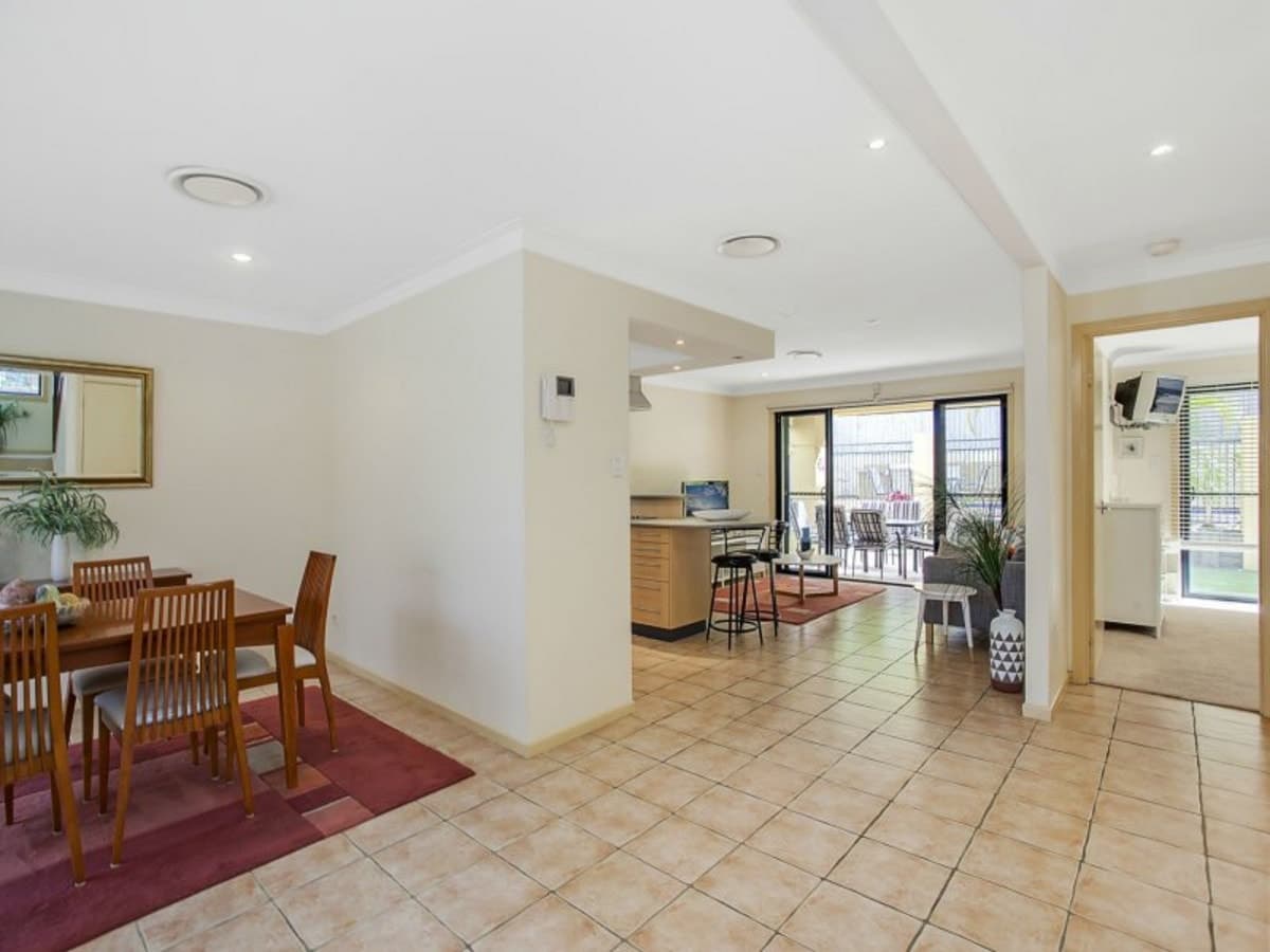 2/5 Karri Court, BURLEIGH HEADS, Burleigh Heads - Thumbnail 3
