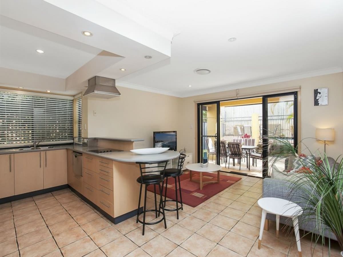2/5 Karri Court, BURLEIGH HEADS, Burleigh Heads - Thumbnail 5