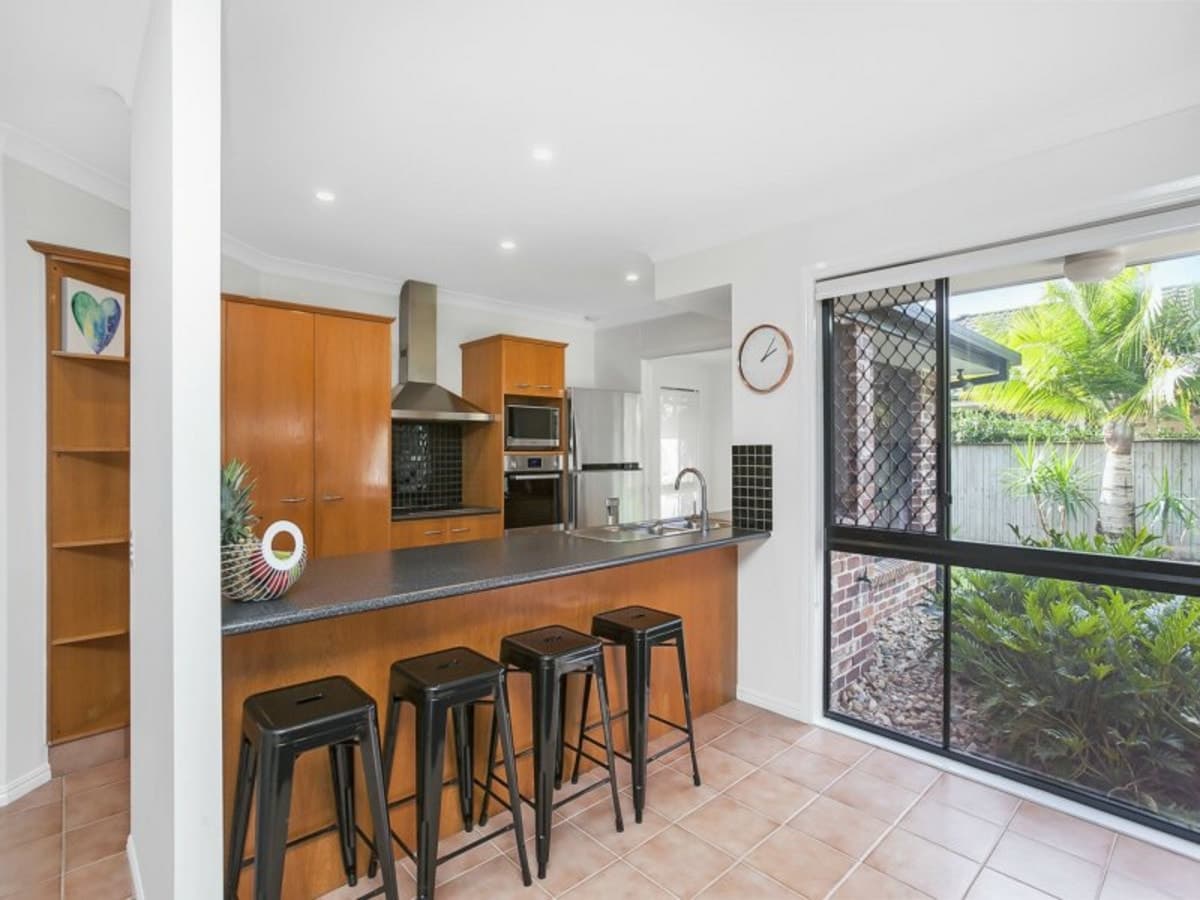 71 Dipper Drive, BURLEIGH WATERS, Burleigh Waters - Thumbnail 6