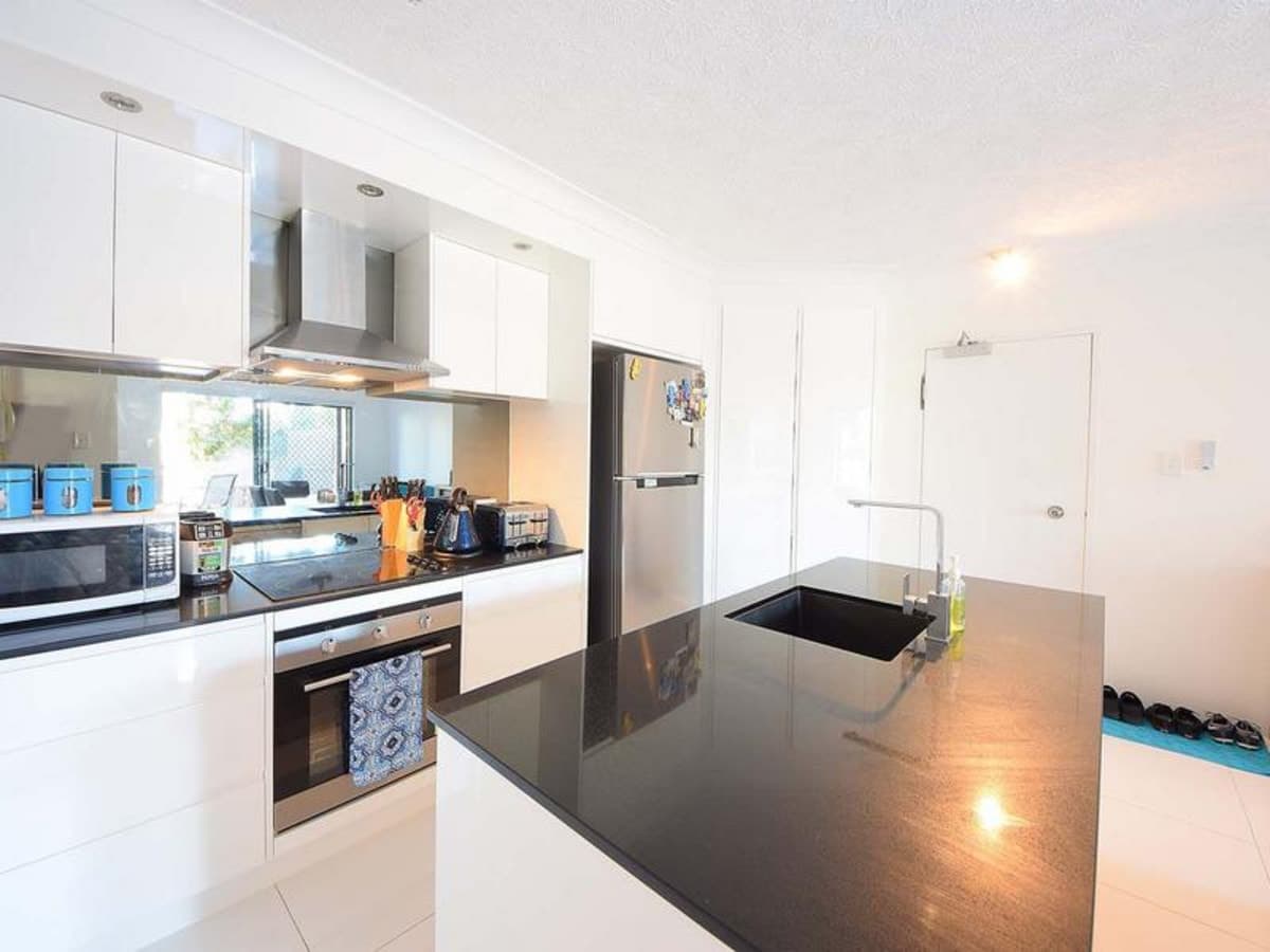 10/2340 Gold Coast Highway, MERMAID BEACH, Mermaid Beach - Thumbnail 2