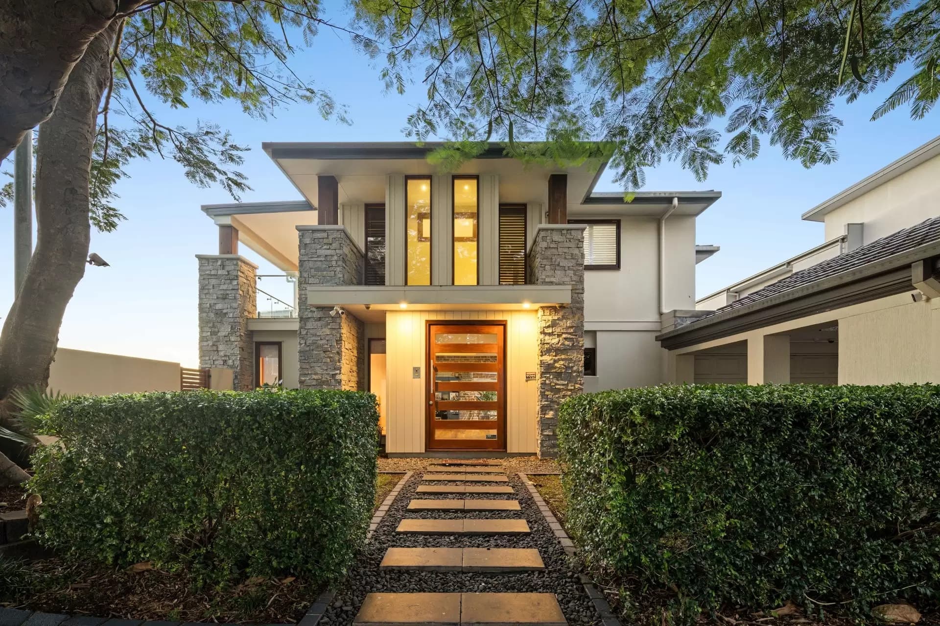 23 Etna Street, Surfers Paradise - Thumbnail 2